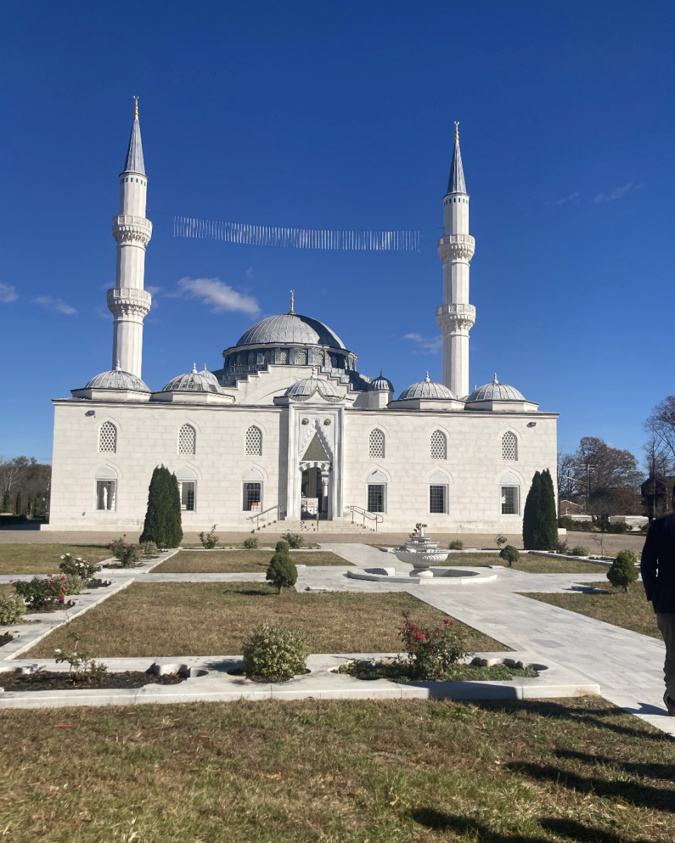 Photo of the Mosque that B-CC students visited. 