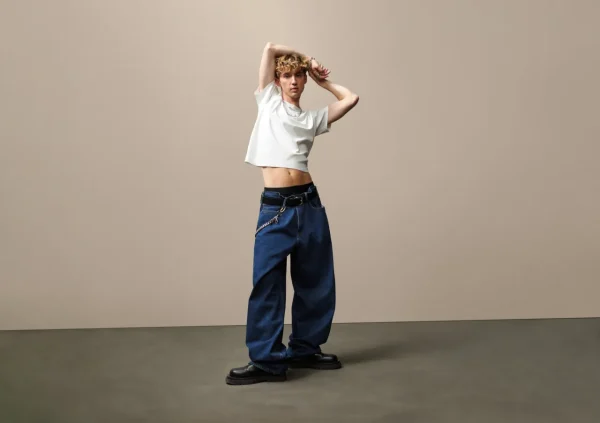 Troye Sivan models GAP jeans during his ad campaign.

